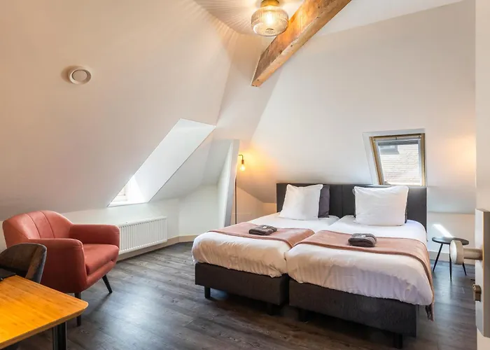 Het Oude Kantongerecht Bed & Breakfast Apeldoorn